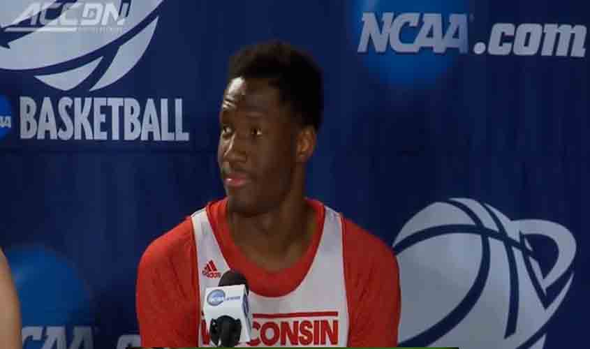 ‪Wisconsin Basketball Player Has Embarrassing Moment at Press Conference‬