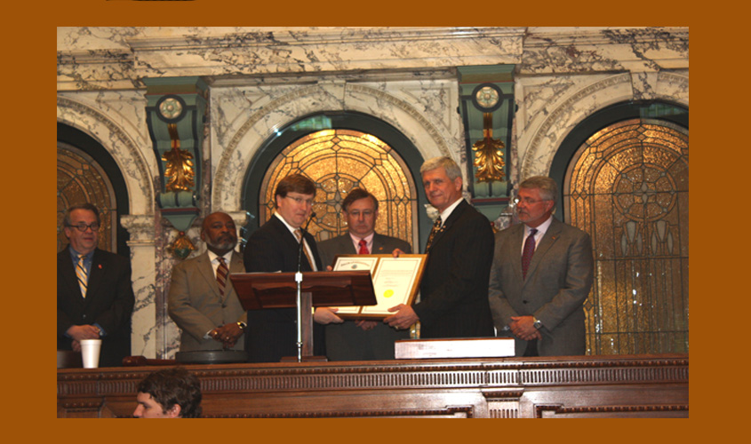 Senator Perry Lee commended by State Senate