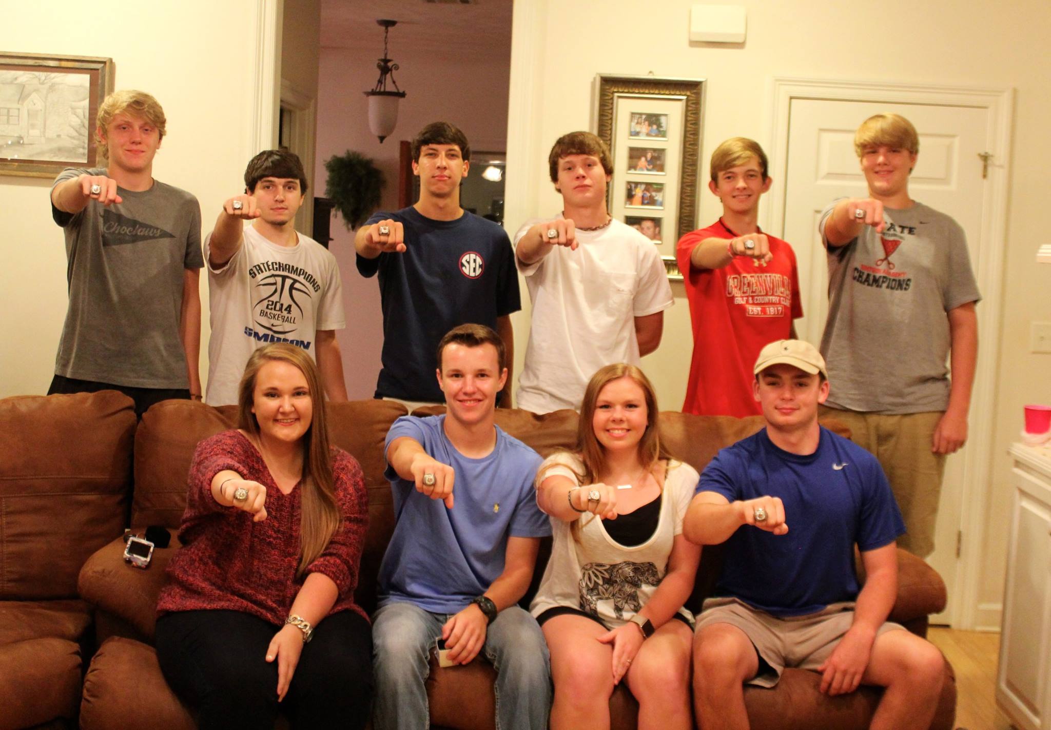 SCA Presents Rings to Outstanding Athletes