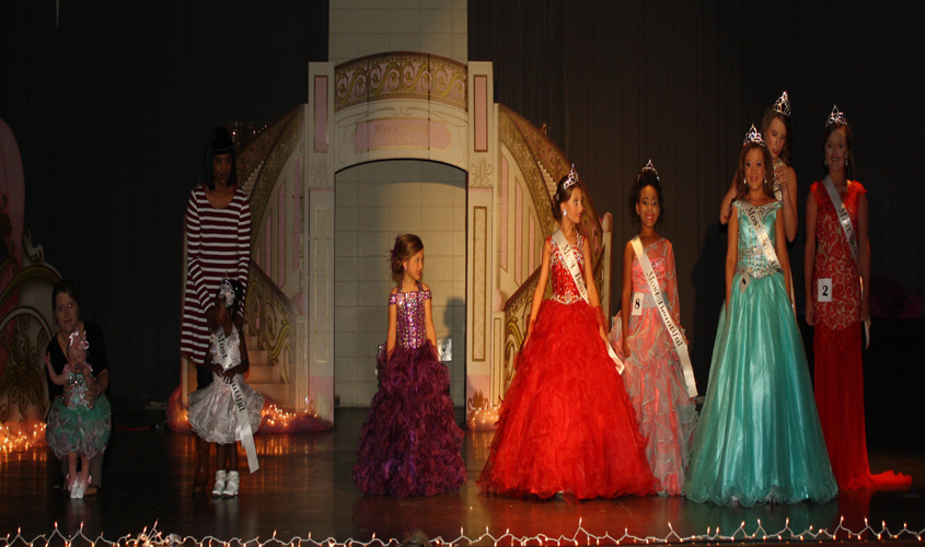 Emma Cockrell Crowned Miss MGH 2016