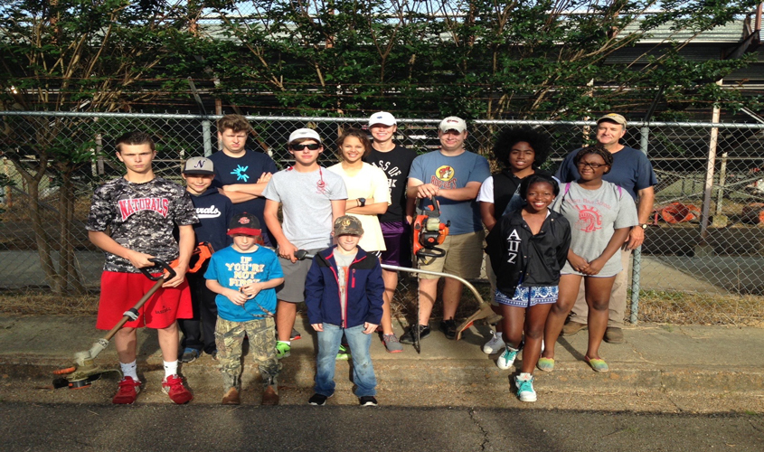 MHS Students Hold Clean Up Day