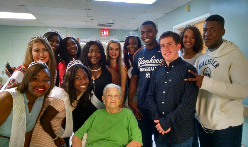 Homecoming Maids Visit Nursing Home