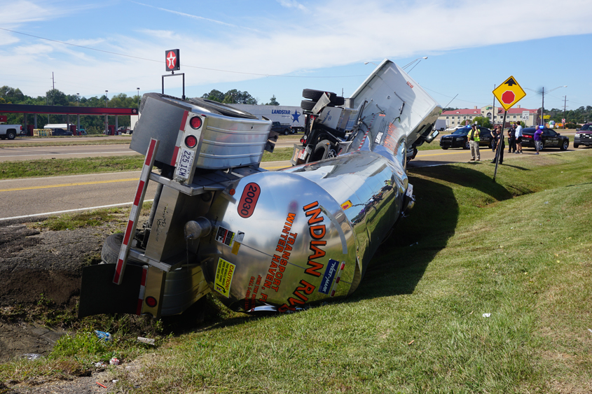 18 Wheeler Just Rolls Over