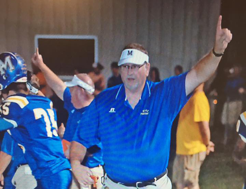 Coach Joe Flynt receives “2017 Coach Roy Garcia Outstanding Coach Award”