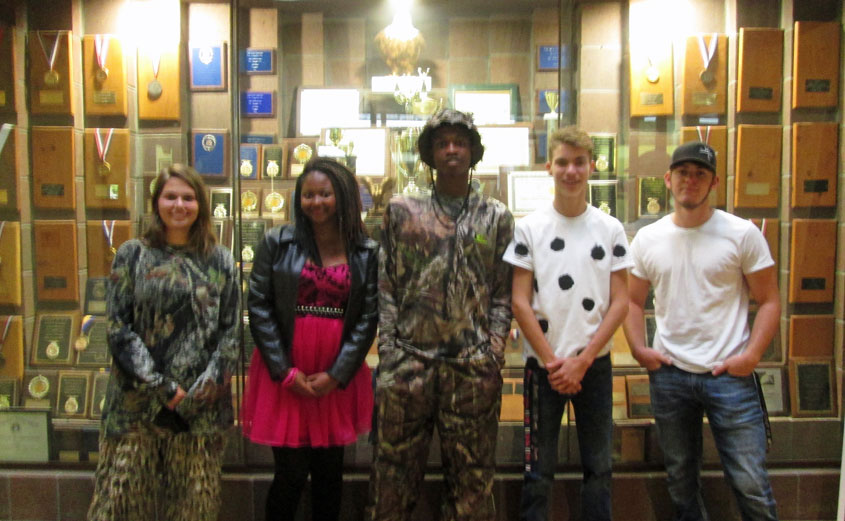 Tech Students Dressed for Tiger-Trojan Week