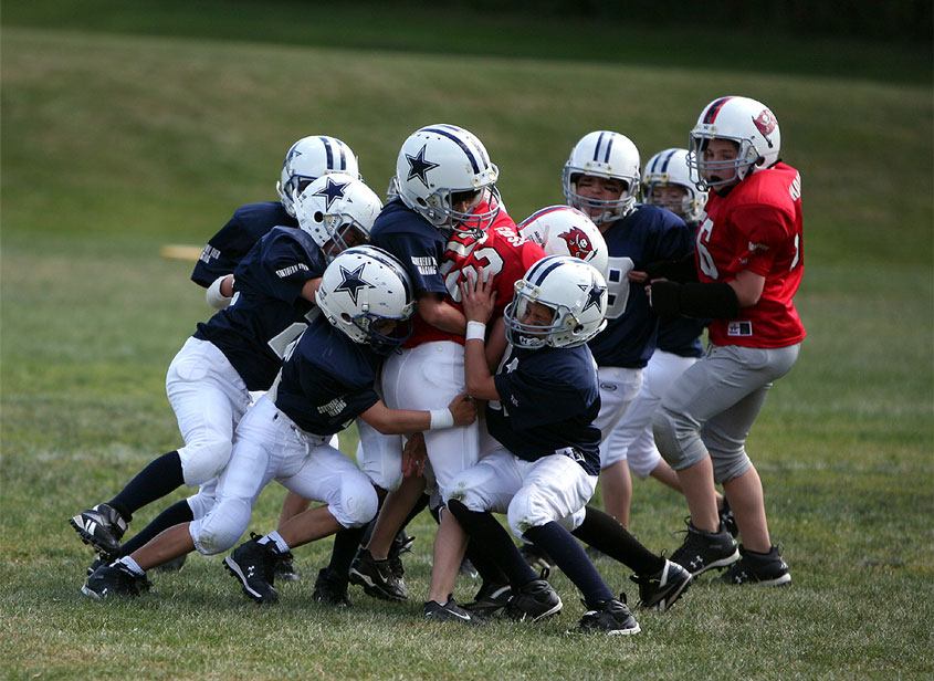 Youth Football Ups Odds of Brain Problems in Adulthood
