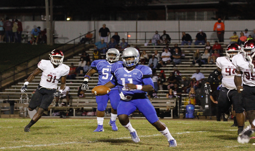 Wolves’ late push against Holmes falls short