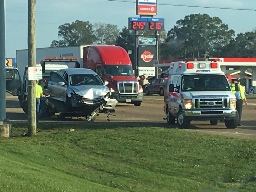 Two Car Wreck in Magee