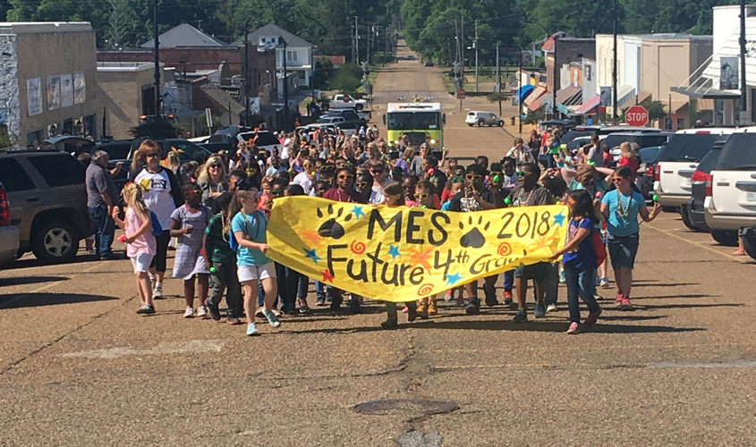 Parade Honors Mendenhall 3rd Grade Class