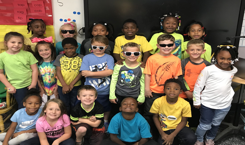 Mendenhall Elementary Celebrates Red Ribbon Week