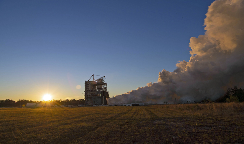 NASA Ushers in Autumn with Powerful RS-25 Engine Test for SLS