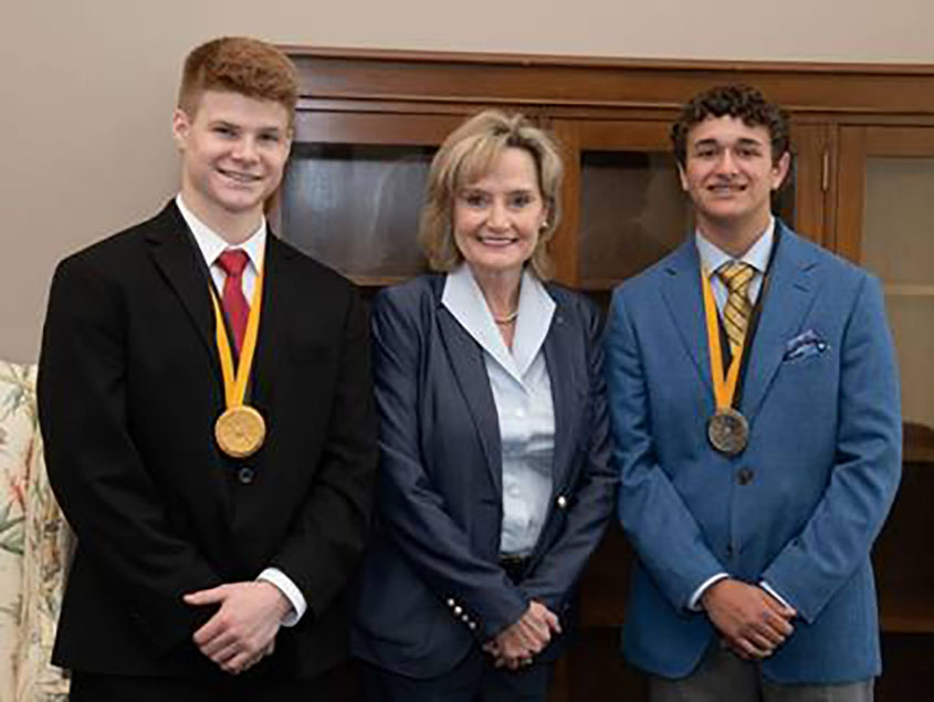HYDE-SMITH CONGRATULATES FLOWOOD STUDENT