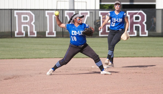 Lady Wolves drop Region XXIII opener to ICC