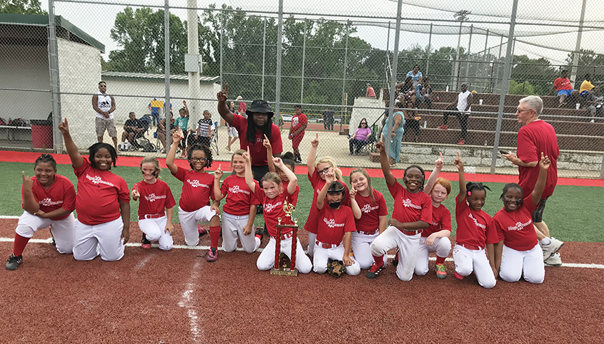 MageeNews.com Softball Team Wins League Championship!