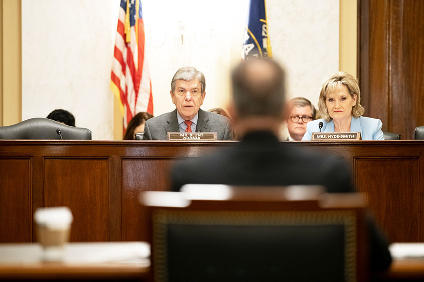 HYDE-SMITH, RULES COMMITTEE CONDUCT OVERSIGHT OF GOVERNMENT PUBLISHING OFFICE OPERATIONS