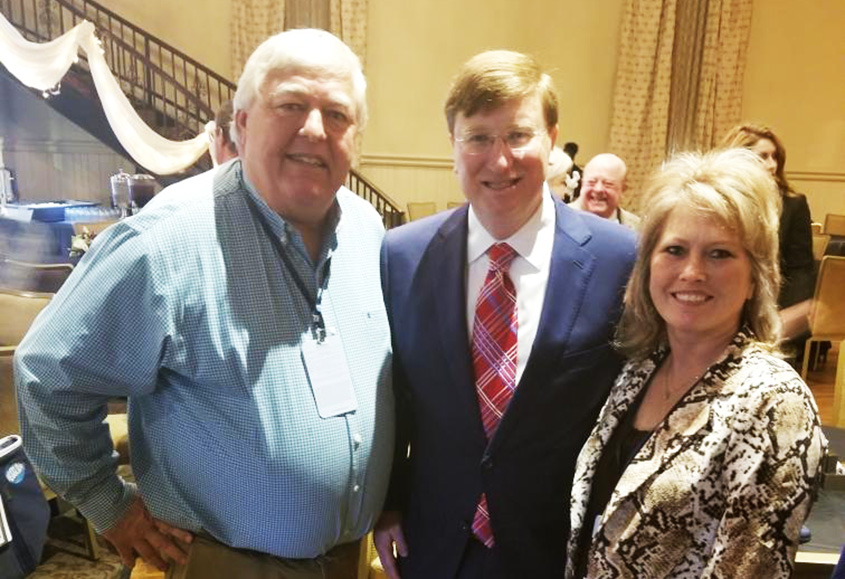 Mayor Berry Attends Governor-Elect Luncheon