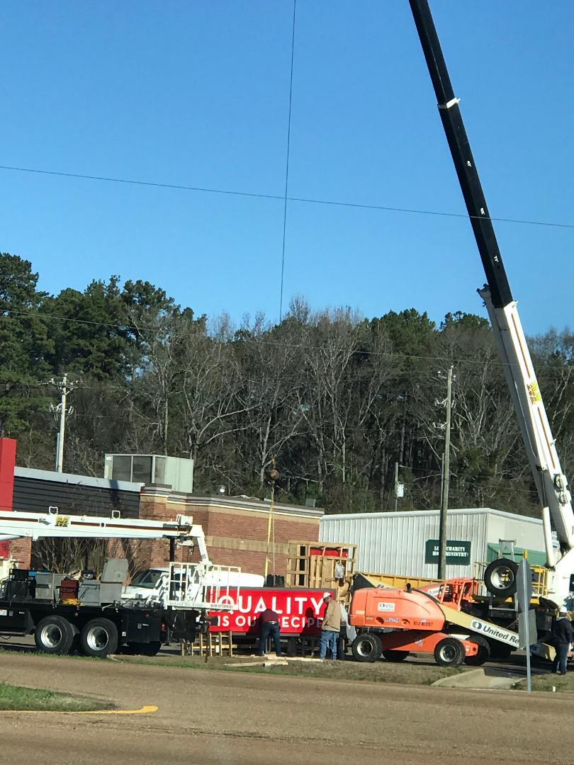 Ya’ll, Wendys’ Sign Coming On Up!!!