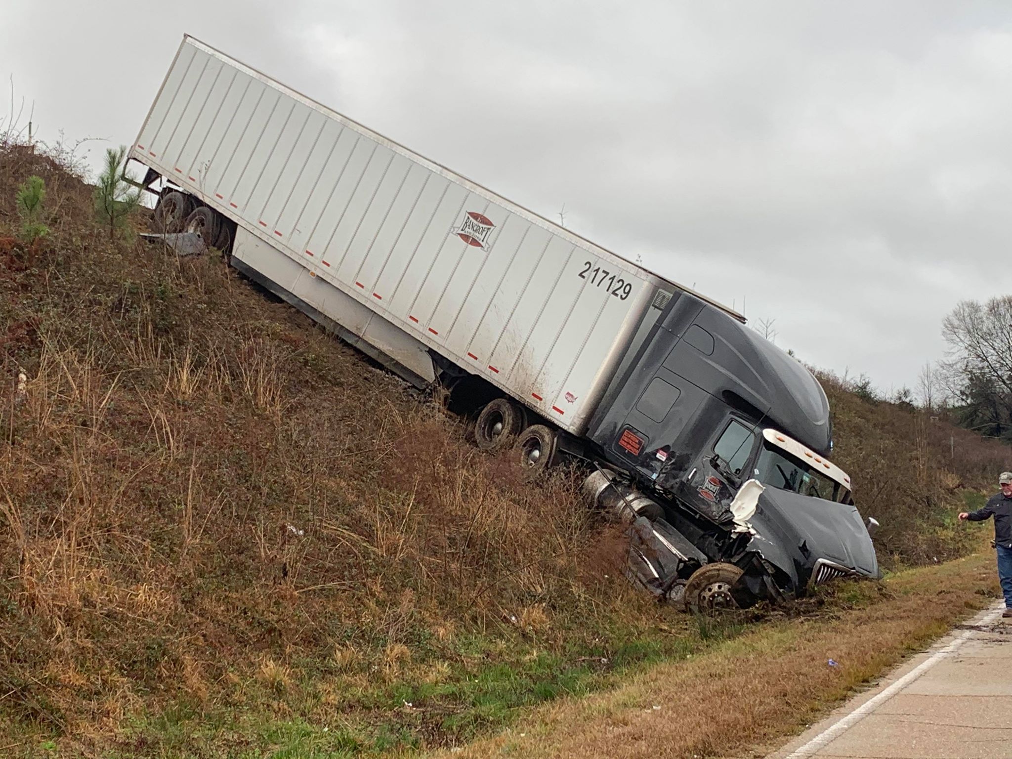 18 Wheeler Wreck On Highway 49 Near Bridge - MageeNews.com