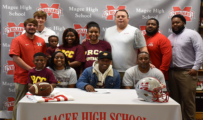 Josh Sanders Signs with PRCC