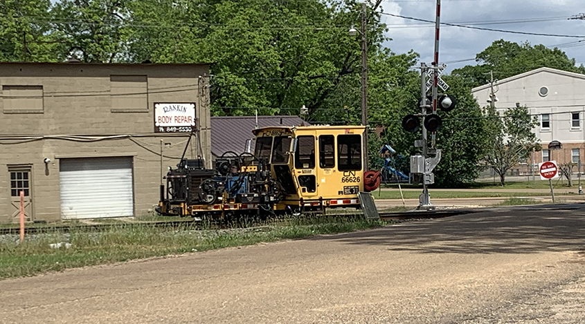 RR Crossings to be Closed in Magee For Repairs