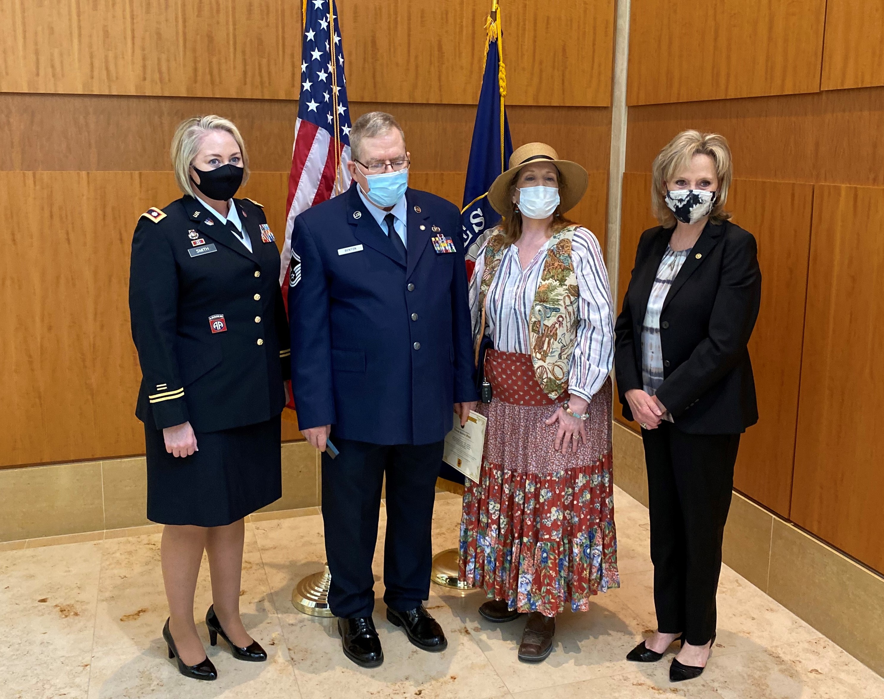 HYDE-SMITH PRESENTS VIETNAM SERVICE MEDAL TO RETIRED AIR FORCE VETERAN