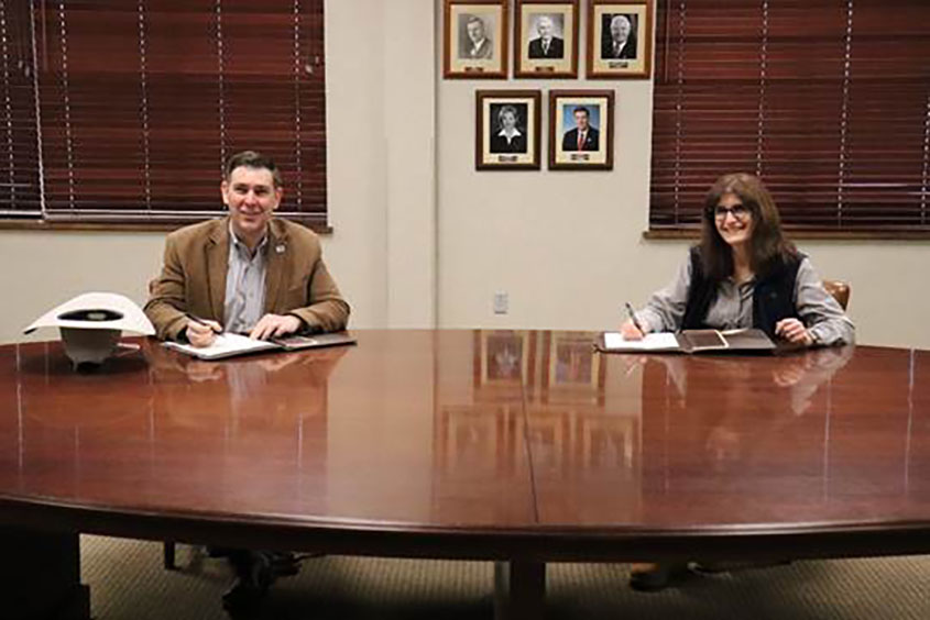 Ag Commissioner Gipson Signs MOU with USDA APHIS Wildlife Services