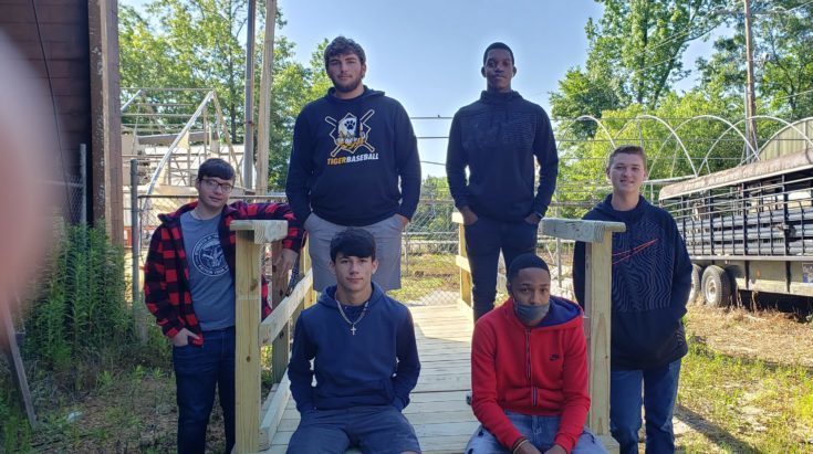 SCTC CARPENTRY STUDENTS’ PARTICIPATE IN COMMUNITY PROJECT!