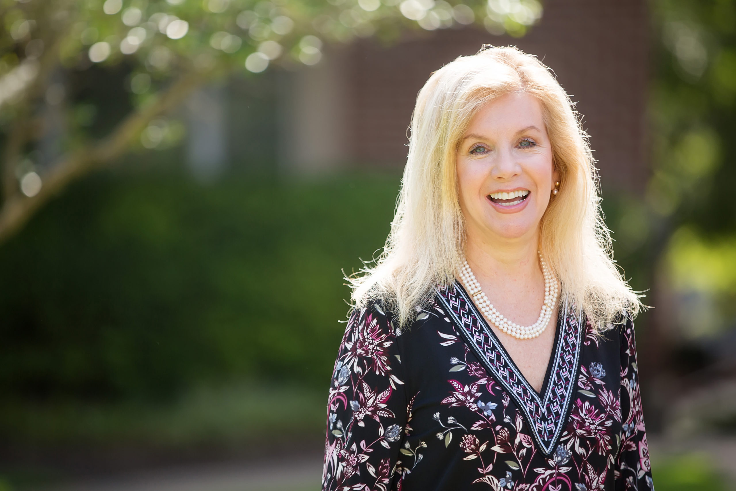 Professor Jan Lemon Writes New Novel