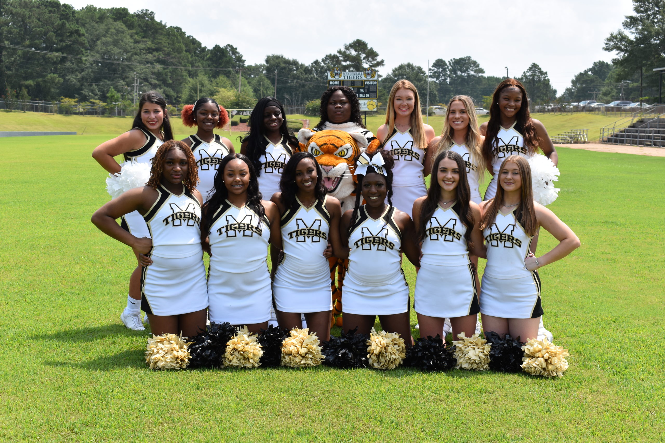 Meet the 2021-2022 Mendenhall HS Cheerleaders
