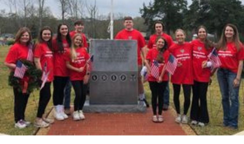 Simpson County Teen Republicians Participated in Wreaths Across America