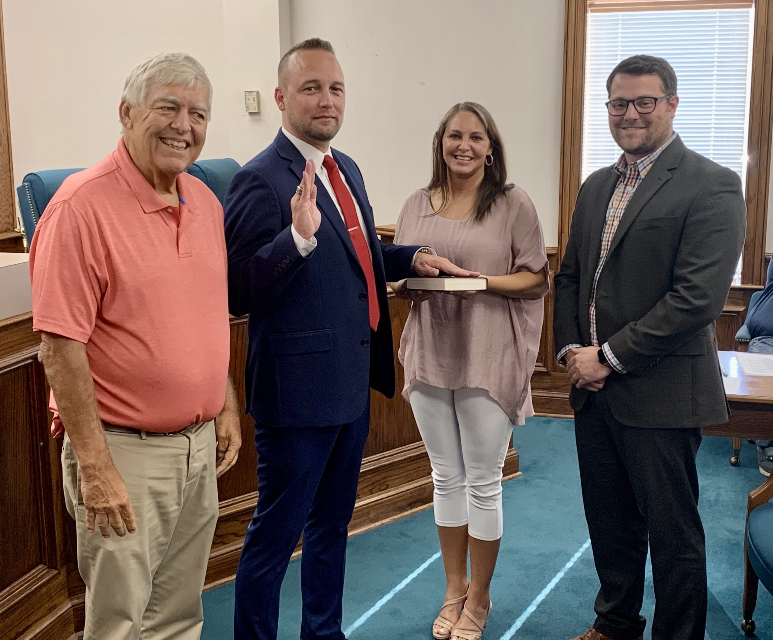 Shane Little Sworn In as new Chief of Police - MageeNews.com