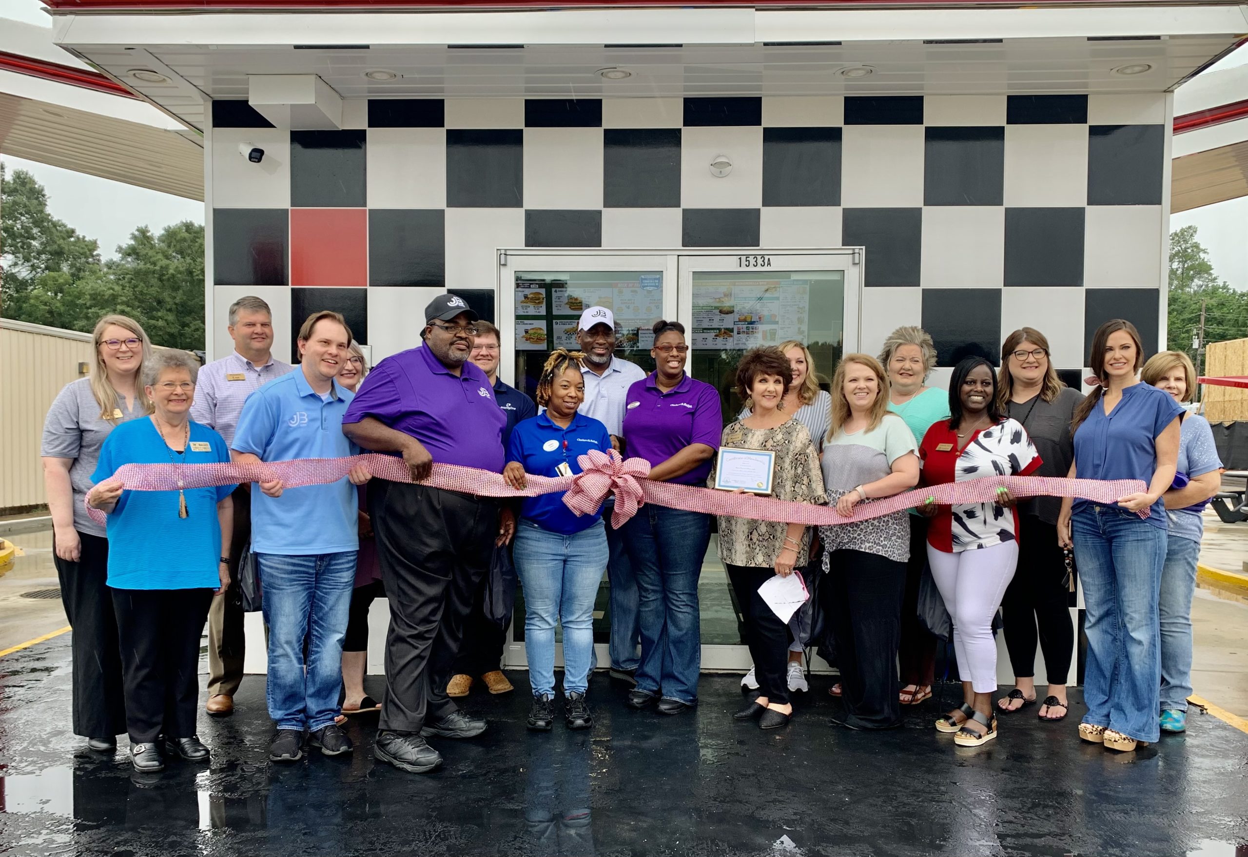 Grand Opening Ribbon Cutting Celebration Held at Rally’s