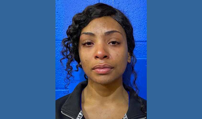 Juanyana Holloway Pleads Guilty to Embezzlement