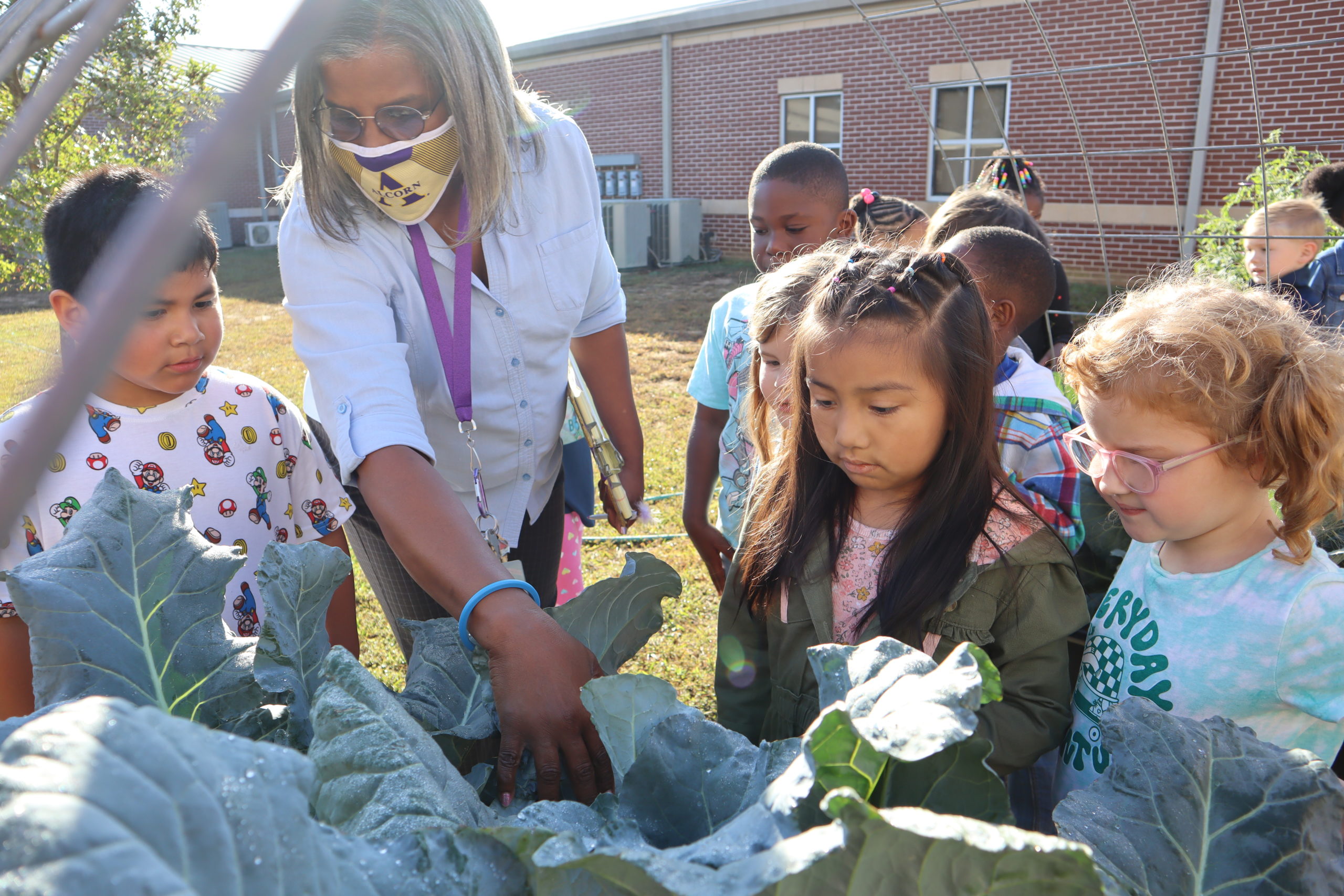 Magee Elementary School Garden Yields Big Crops - MageeNews.com