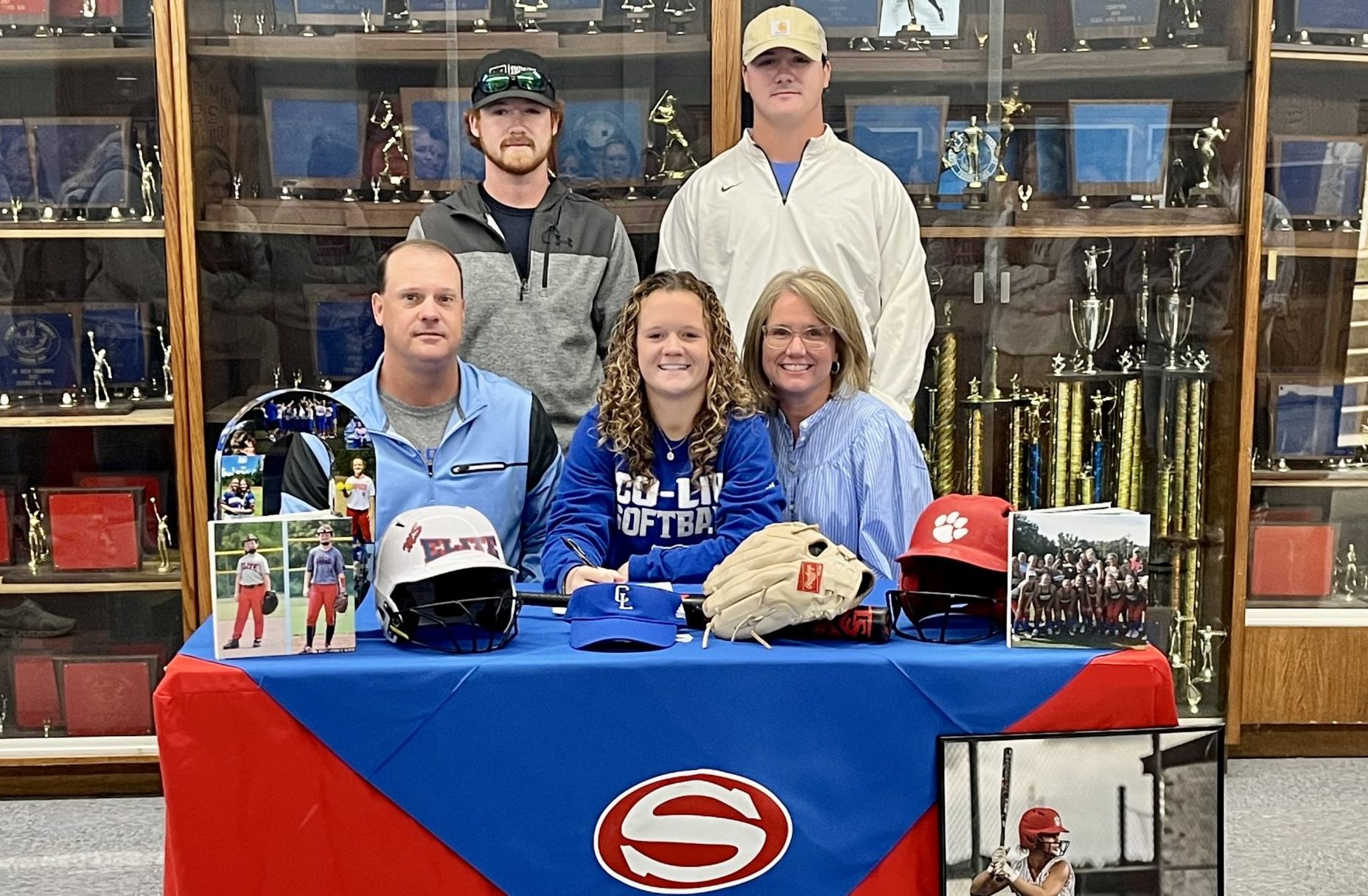 Banes Signs with Co-Lin