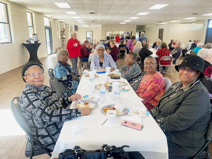 Local Senior Citizens Enjoy Thanksgiving Meal