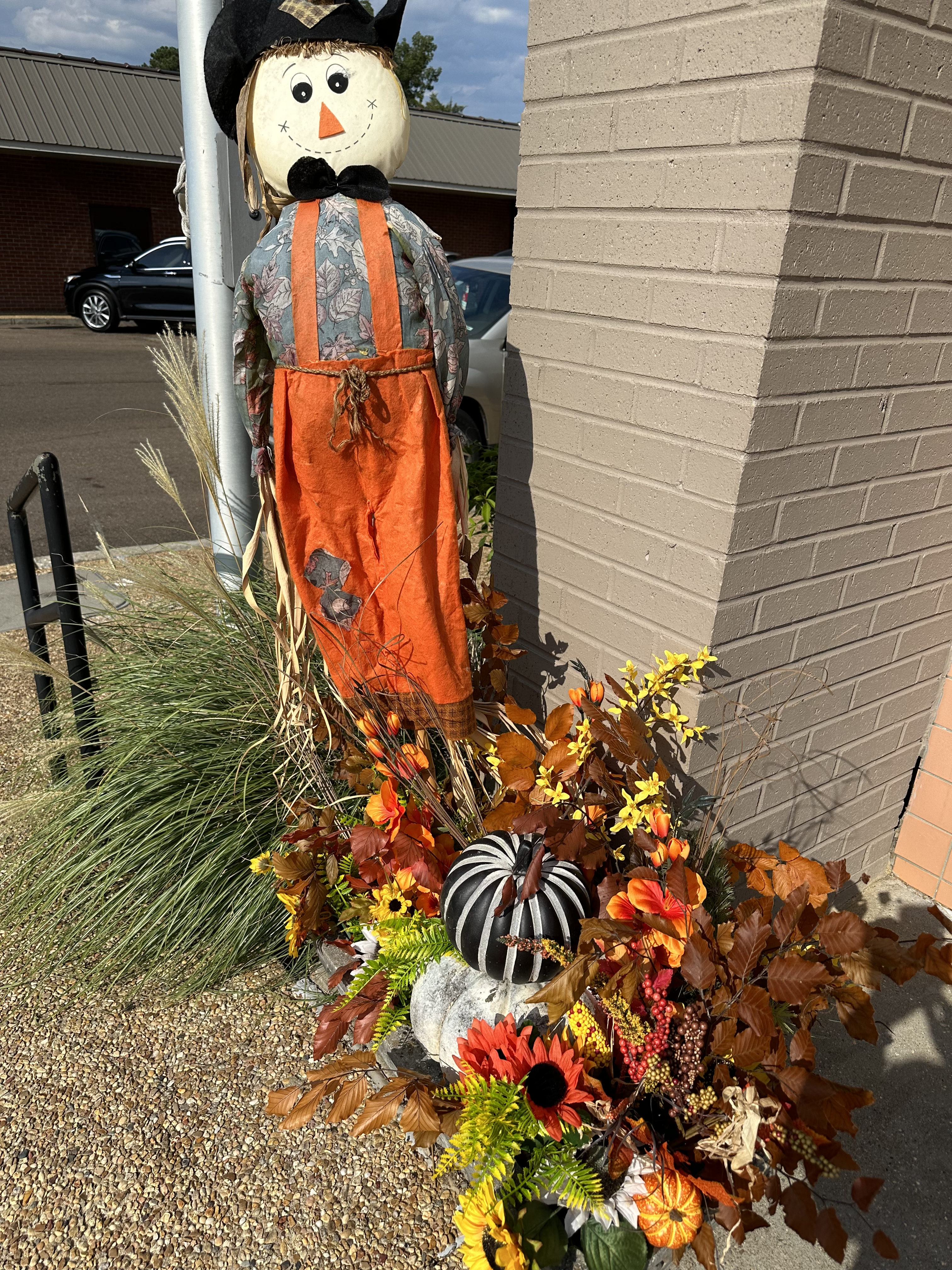 Fall Business Decorating Contest
