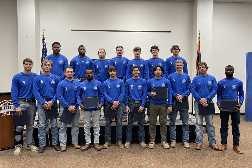 Co-Lin’s electrical lineman program graduates 17
