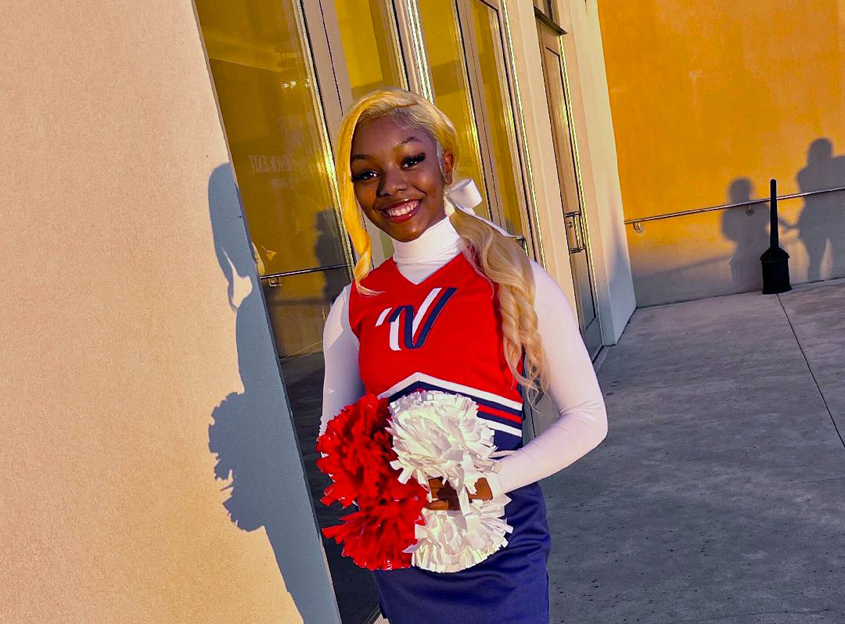 Mendenhall High School Student Cheers in Cheez-It Citrus Bowl