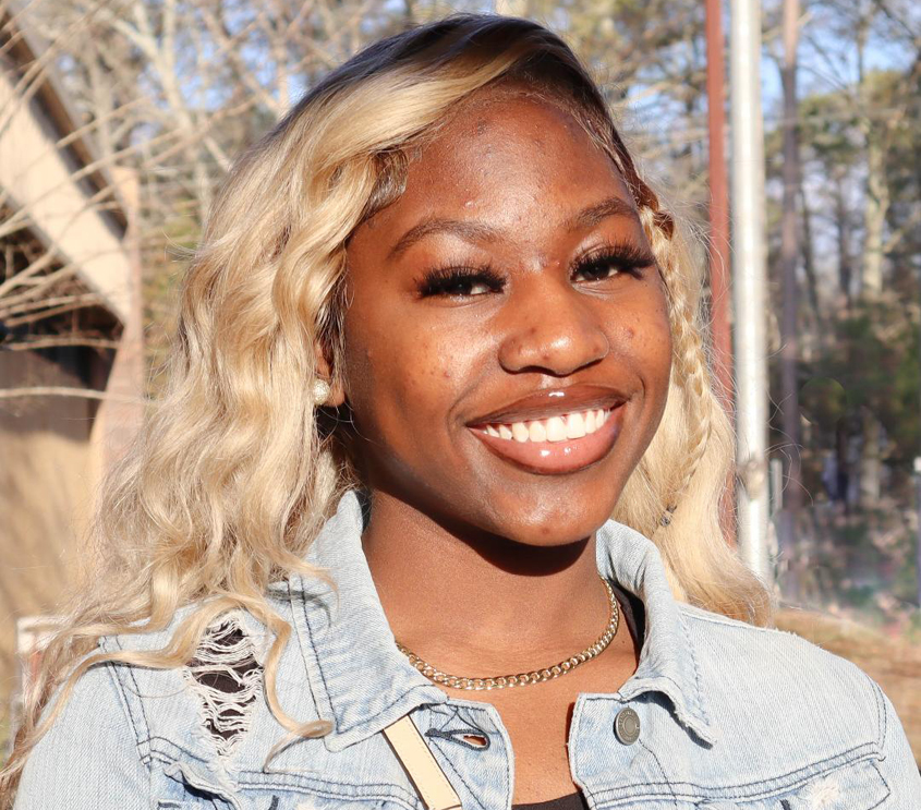Mendenhall High Student Accepts Sizable Scholarship as New Enlistee