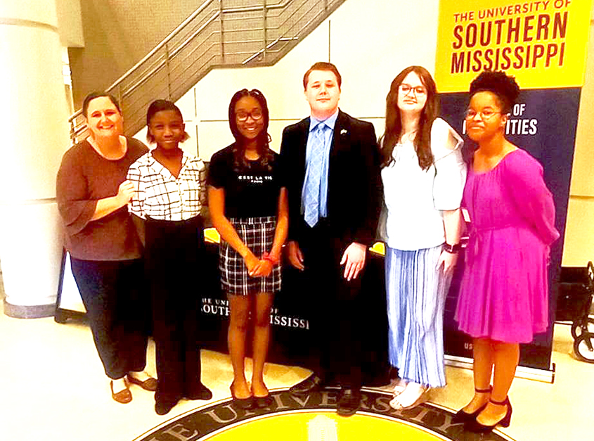 SCS Students Compete in MS History Day Competition