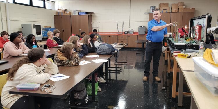 Southern Pine Visits Simpson County Technical Center