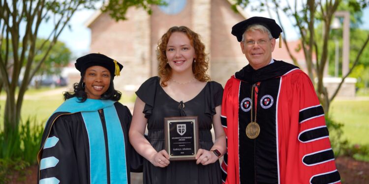 Kathryn Albritton wins WCU Student Leadership Award