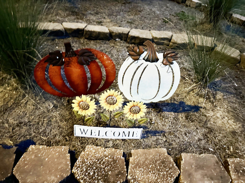 Magee Development & Improvement Committee Decorates 5 way stop for Fall