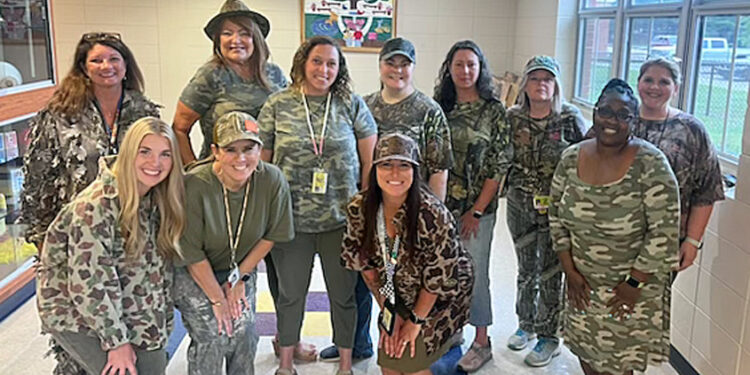 Mendenhall Staff “hunting down the Trojans”