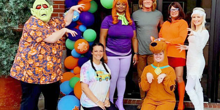 The Scooby Do gang celebrates Halloween