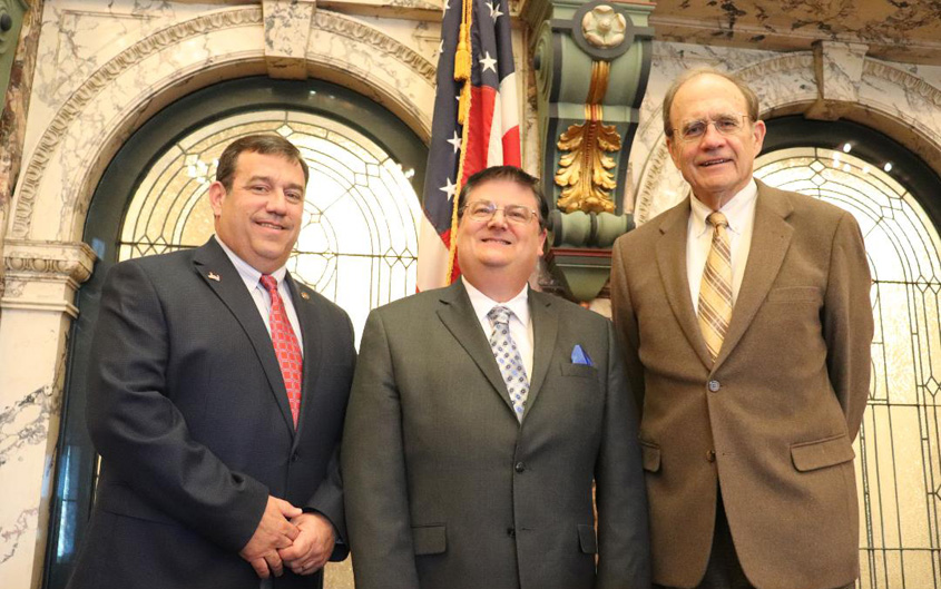 Dr. Joe Wiggins Delivers Opening Prayer to Mississippi Senate