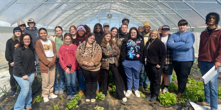 AGNR Students visit Brewer’s Farm