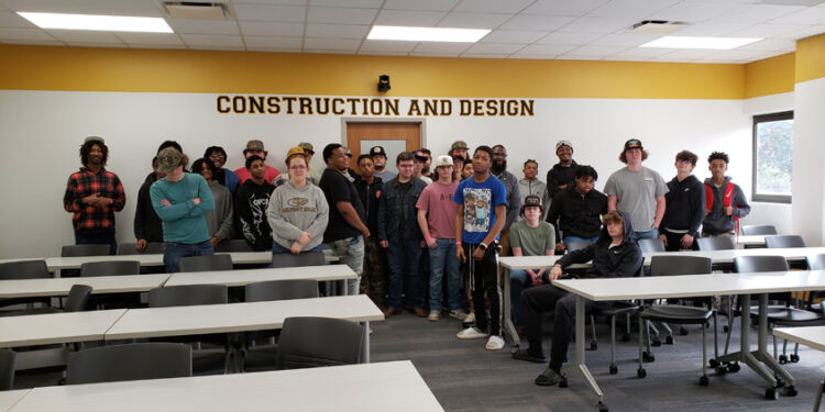 SCTC HVACR Students Tour USM School of Construction & Design