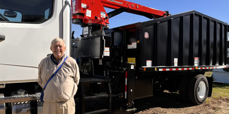 City of Magee has a new grapple truck!